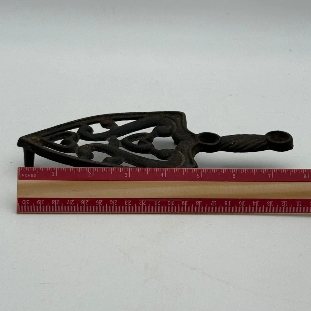 Vintage Cast Iron Heart Trivet Sad Iron Stand Rustic Farmhouse Decor Black